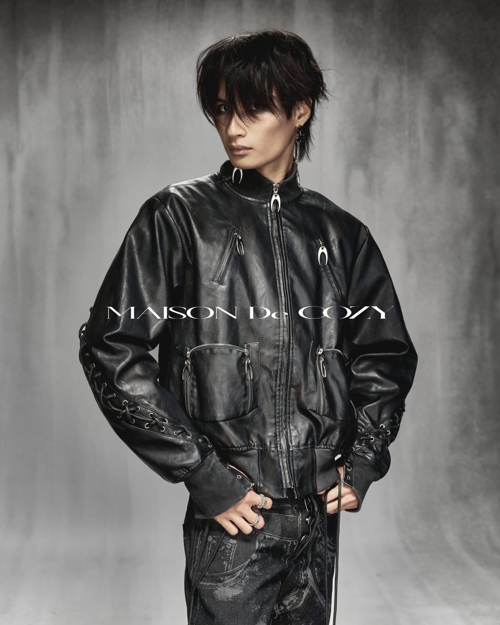 MDC STITCH BLACK BOMBER